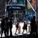 SKN | מדד הנאסד״ק קומפוזיט פותח את 2025 בעליות כאשר העליות המוקדמות בוחנות את ביטחון השוק